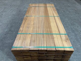 Ca. 42x Guyana Teak Planken Geschaafd, 25x140mm, lengte 185cm